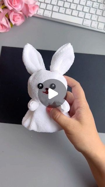 paper crafts creator on Instagram: "Use a towel to make a little bunny. It’s very three-dimensional and cute. Try it now!

#parentchildcrafts #handmadediy #kindergartenart #childcrafts #creativehandicraft #diyfun #towelcrafts #bunnycrafts #familyactivities #crafttime" Interesting Crafts, Towel Animals, Towel Crafts, Easter Decorations Kids, Easter Decorations Diy Easy, Kindergarten Art, Bunny Crafts, Diy Easter Decorations, Craft Time