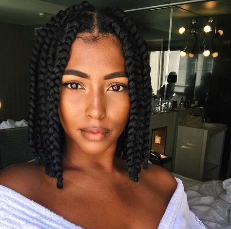 Meias, como dobrar, pendurar e guardar Cabello Afro Natural, Twisted Hair, Short Box Braids Hairstyles, Short Box Braids, Pelo Afro, Short Braids, Box Braids Styling, Girls Braids, Scene Hair