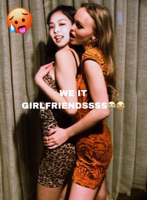 Jennie With Lily Rose Depp, Jennie And Lily Rose Depp, Jennie And Lily, Rose Depp, Blackpink Funny, Skincare Video, Lily Rose Depp, Meme Funny, Personal Taste