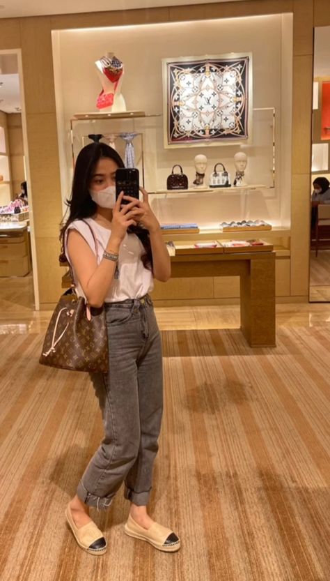 Ootd Casual Non Hijab, Call Center Outfit Ideas, Outfit Ke Dufan, Ootd Ngemall, Outfit Campus, Simple Ootd, Ootd Simple, Cute Ootd, Simple Casual Outfits