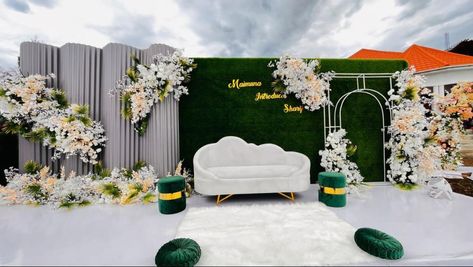 Introduction Decoration Ideas, Wedding Building, Wedding Sofa, Gazebo Wedding Decorations, Outdoor Wedding Backdrops, Simple Stage Decorations, Gold Graduation Party, Flower Backdrop Wedding, Wedding Stage Backdrop