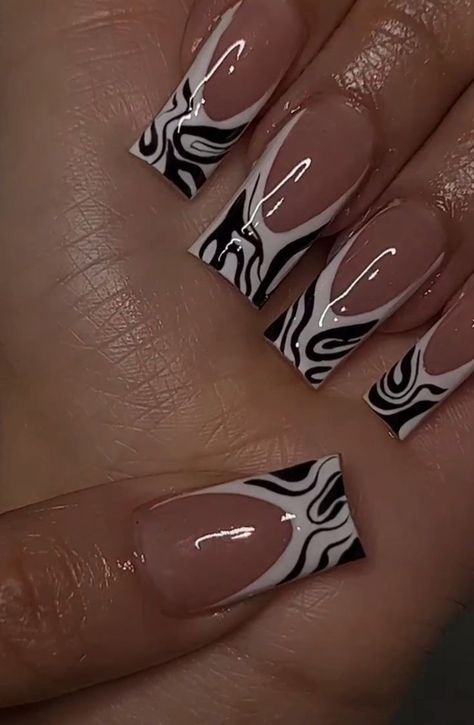 Short Acrylic Nails Animal Print, Academic Nails, Old Lady Nails Designs, 90s Nails Short, Pattern French Tip Nails, Simple French Nail Designs, French Nails Ideas Art Designs, Zebra Tip Nails, Nail Freestyle