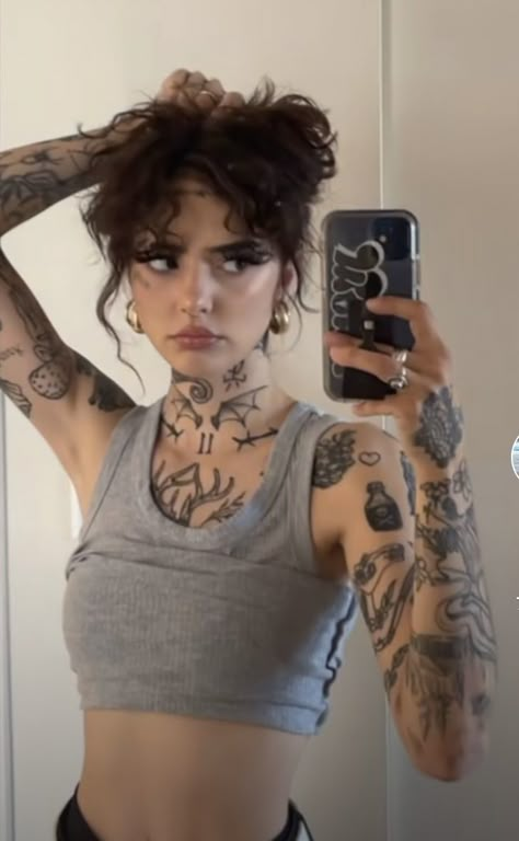 Face Tats Women, Masc Women With Tattoos, Women With Tattoos Aesthetic, Tattooed Girl Aesthetic, Female With Tattoos, Tattooed Latina, Top Arm Tattoo, Tatted Baddies, Hair Tattoo Girl