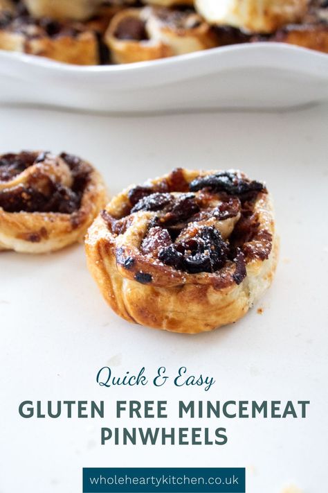 Get ready to sleigh your holiday treats with these quick & easy Gluten Free Mincemeat Pinwheels! 🎄✨ These delights are the cool, lighter version of your favourite mince pies. Using a gluten-free ready-rolled puff pastry and an irresistible low-sugar mincemeat, these are sure to become your new holiday BFFs Puff Pastry Mince Pies, Mincemeat Pinwheels, Mincemeat Tarts, Gluten Free Mince Pies, Minced Meat Recipe, Gluten Free Holiday, Delicious Gluten Free Recipes, Mince Pies, Christmas Cooking