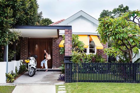 Clinker Brick, Weatherboard House, Ultra Modern Homes, Homes To Love, Carport Designs, Modern Renovation, Internal Courtyard, Australian Homes, Facade House