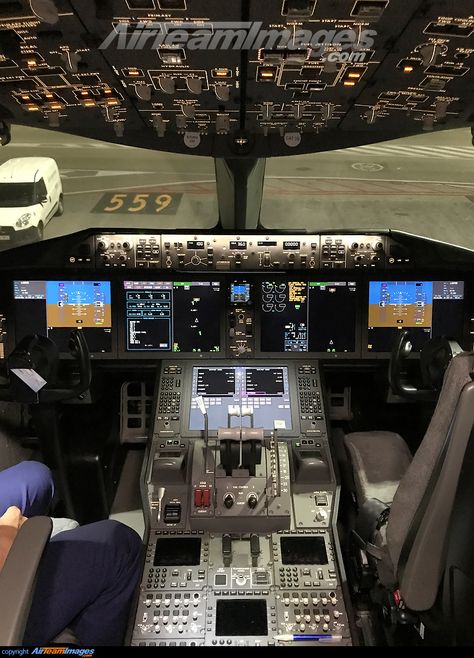 Airbus A380 Cockpit, A380 Cockpit, Pilot Dream, Aircraft Furniture, Aircraft Instruments, Aircraft Cockpit, Boeing 787 9 Dreamliner, 787 Dreamliner, Boeing 787 Dreamliner