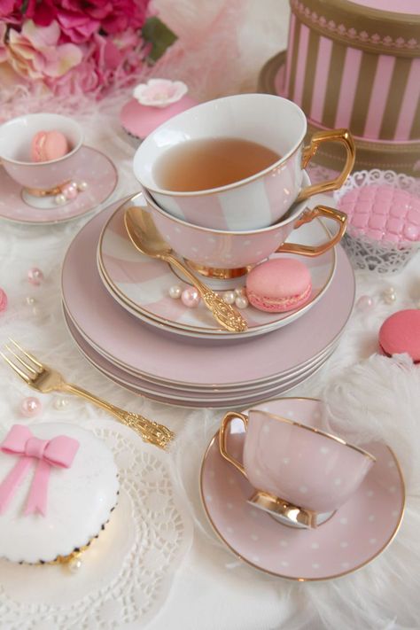 Plates And Cups, Fancy Stuff, Desain Pantry, Tafel Decor, Afternoon Tea Parties, Pink Tea, My Cup Of Tea, Croquettes, Tea Sets