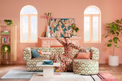 Diy Maximalist, Dani Dazey, Kitchen Eclectic, Maximalist Kitchen, Aesthetic Eclectic, Interior Wall Art, Maximalist Fashion, Single Arm Chair, Maximalist Style