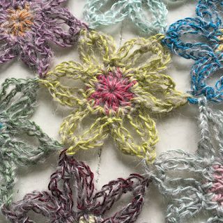 Bonbon in the mix. | Atty's | Bloglovin’ Crocheted Flowers, Pola Sulam, Freeform Crochet, Crochet Flower Patterns, Yarn Projects, Crochet Squares, Crochet Scarves, Crochet Motif, Beautiful Crochet