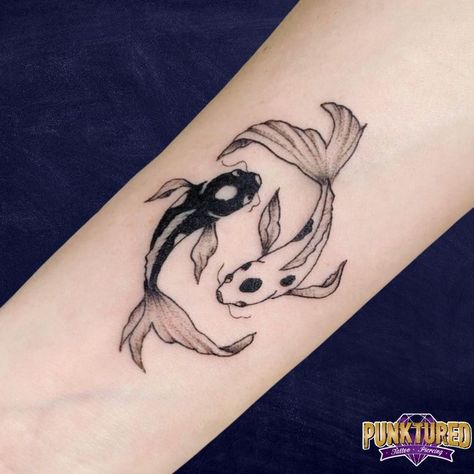 Ying Yang Tattoo, Koi Tattoo Design, 2 Tattoo, Father Tattoos, Minimal Tattoo Design, Pisces Tattoos, Koi Tattoo, Koi Fish Tattoo, Bff Tattoos