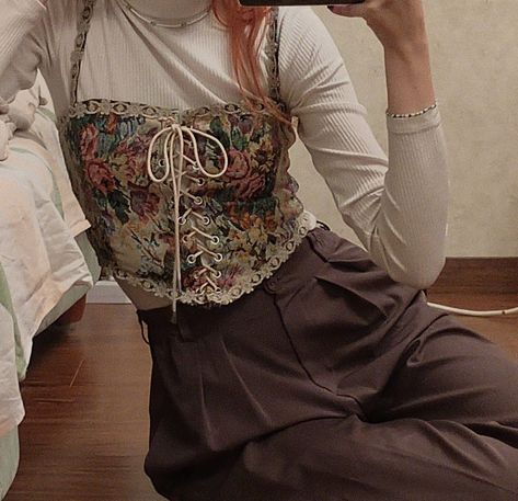 Corset Academia Outfit, Female Light Academia Outfit, Cottage Academia Fashion, Soft Academia Aesthetic Outfits, Romantic Light Academia, Academia Outfits Aesthetic, 2025 Outfits, Classy Trousers, Light Academia Style