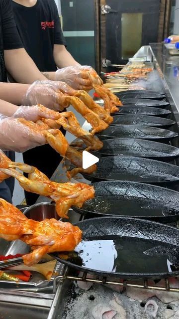 𝓣𝓪𝓲𝕪𝓪𝓃𝓰 on Instagram: "Chinese cuisine #daily delicious dishes #street food#yummy" Chinese Street Food, Philippines Food, Asian Street Food, Thai Street Food, Food Yummy, Delicious Dishes, Cool Gadgets To Buy, March 19, Tasty Dishes