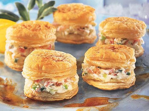 Crab Dip in Puff Pastries Napoleons Recipe, Mini Hamburger, Crab Appetizer, Pepperidge Farm Puff Pastry, Pepperidge Farm, Party Food Appetizers, Appetizer Dips, Small Bites, Yummy Appetizers