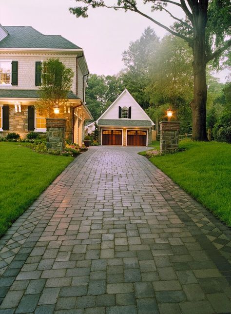 Traditional Home - with an awesome driveway!!! - via Estelle's: YOU'RE SO PRETTY Garage Landscaping, Brick Driveway, Pavers Backyard, Driveway Design, Driveway Landscaping, Garage Remodel, Paver Driveway, Garage Conversion, Garage Interior