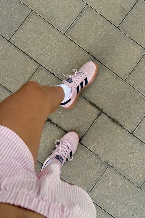 Adidas Fits Aesthetic, Pink And Blue Adidas Gazelle Outfit, Adidas Sneakers Aesthetic, Shoes Adidas Gazelle, Adidas Spezial Black And Pink Outfit, Adidas Handball Spezial Pink, Adidas Spezial Black And Pink, Black Spezial Adidas Outfit, Pink Spezial Adidas