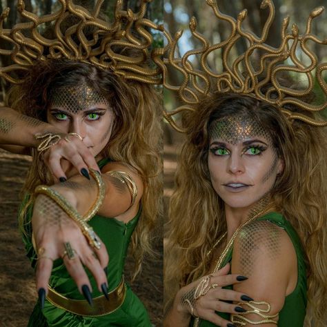 Gold Costume Ideas, Cosplay Medusa, Diy Medusa Costume, Costume Medusa, Medusa Cosplay, Medusa Halloween Costume, Medusa Makeup, Beautiful Halloween Makeup, Halloween Fx