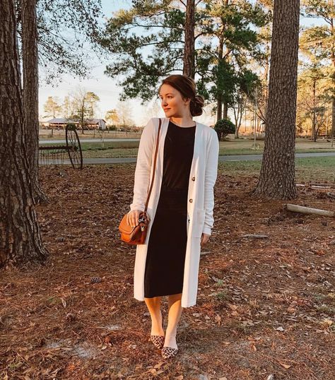 Modest Sunday Outfits Church, Sunday Outfits Church, Courtney Toliver, Sunday Church Outfits, Church Outfit Winter, Church Outfit Fall, Look Kimono, Modest Church Outfits, Modest Fall Outfits