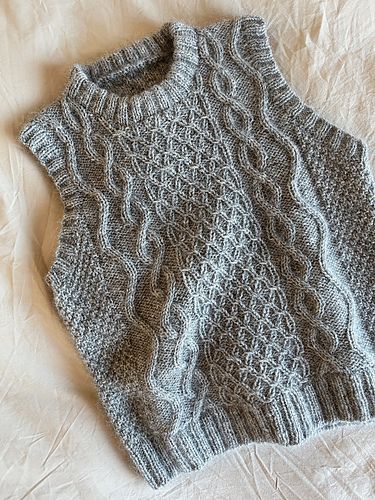 . Simple, elegant, and cozy, this pullover is perfect for everyday. #knittingpatterns #knittinginspiration #knittinglove #handknitpatterns #knittingaddict Knitting Patterns Vest, Knitting Patterns Poncho, Knitting Patterns Socks, Vest Knitting Patterns, Knitting Hat Patterns, Knitting Patterns Sweaters, Men Knitting, Gloves Knitting, Knit Vests