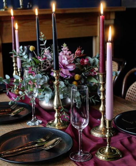 Moody Tablescape, Dark Wedding Theme, Jewel Tone Wedding, Elegant Dinner Party, Dark Wedding, Moody Wedding, Wedding Stylist, Wedding Winter, Elegant Dinner