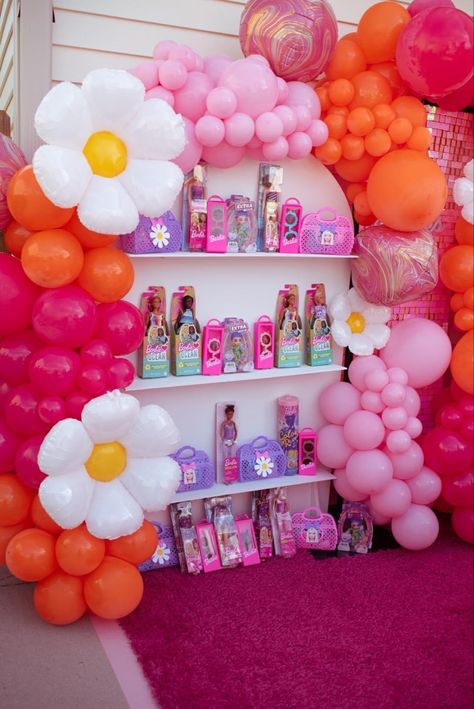 Barbie Treat Table Ideas, Barbie Birthday Goodie Bags, Barbie 1st Birthday Party, Barbie 1st Birthday Party Ideas, Barbie Pool, Barbie Bday, Barbie Pool Party, Barbie Party Decorations, Barbie Theme Party