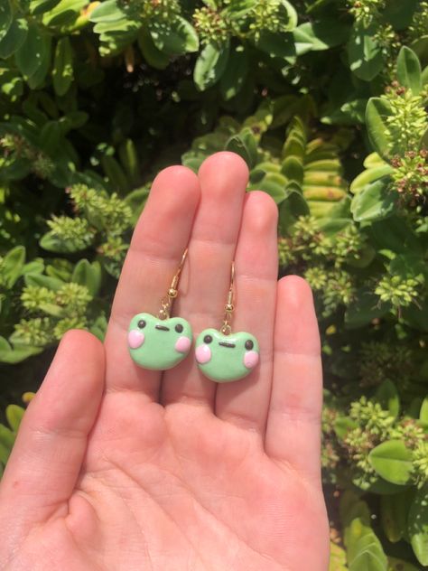 Clay Frog Earrings, Sweet Frog, Custom Figurines, Donuts Earrings, Crochet Mushroom, Cute Polymer Clay, Fimo Clay, Cute Clay, Clay Jewelry Diy