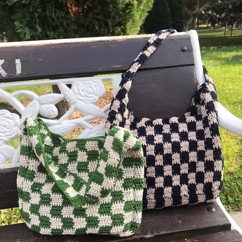 How To Make Checkered Crochet Bag, Crochet Checked Bag, Checkered Pouch Crochet, Crochet Checkered Bag Pattern, Checkered Shoulder Bag Crochet, Hand Knit Bag, Crochet Mini Bag, Halloween Skirt, Knit Purse