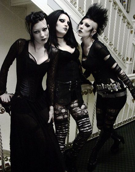 Trad Goth Outfits, Goth Outfit Inspo, Gothic People, Urban Tribes, Goth Outfit Ideas, Goth Subculture, Gothic Clothes, Goth Women