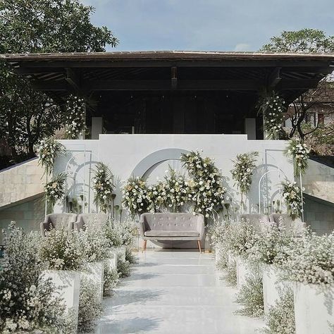 Intimate Wedding Decorations, Dekorasi Pernikahan Modern Wedding Decorations, Pelaminan Modern Wedding, Konsep Pernikahan Outdoor, Intimate Wedding Indonesia, Dekor Pelaminan Simple, Simple Wedding Decorations Outdoor, Dekor Pernikahan Simple, Dekor Pelaminan Modern