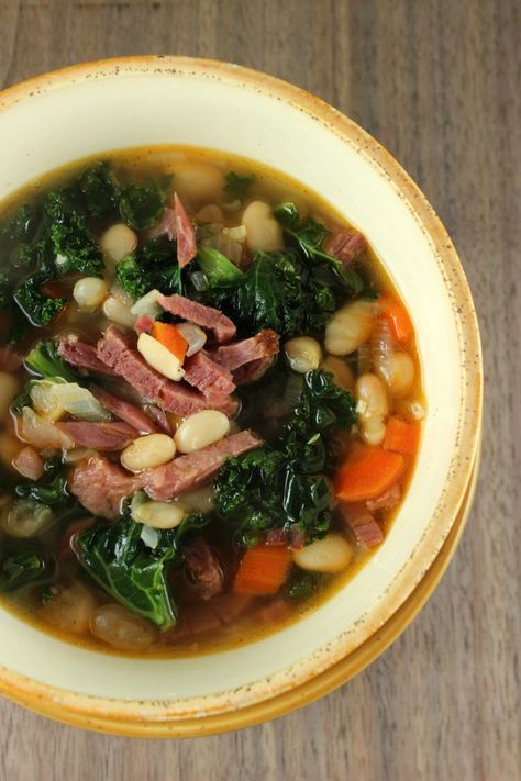 Randall Beans Irish Corned Beef & Bean Soup. Perfect for St. Paddy's Day! Beef And Bean Soup Recipe, Beef And Bean Soup, Corned Beef Soup, Spaghetti With Ground Beef, Corn Beef, Beef Soup Recipes, Corned Beef Recipes, Northern Beans, Bean Soup Recipes