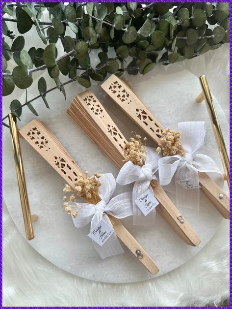 [Promotion] Summer Wedding Bulk Favors Sandalwood Hand Fan Favor - Etsy Turkey #beachweddingfavorsforguests Beach Wedding Favors For Guests, Wings Decor, Fan Wedding Favors, Fan Favors, Wooden Fan, Engagement Favors, Wedding Fans, Unique Favors, Beach Wedding Favors