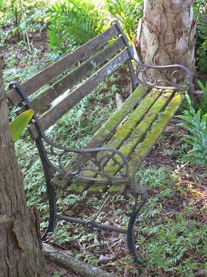 My Crazy Quilt Life - mossy bench Old Park Bench, Bench Aesthetic, Painted Benches, Old Benches, Gothic Garden, Wooden Bench, Garden Bench, Layering, Garden Chairs