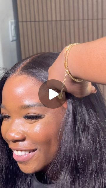 MIAMI HAIRSTYLIST & WIG MAKER 🌴✨🇯🇲 on Instagram: "Seamless Closure Sew In 😍😊✨   This isn’t leave out! I blended the closure behind the clients hairline with minimal leave out. The concept of applying the closure behind the hairline existed already, but I’m very proud to say that I developed my own technique and approach to doing it, and the blend is immaculate ✨✨ so I call it the SEAMLESS closure install, because of how seamlessly it blends.   This install is great for:  ✅ gym girlies. Sweat won’t cause your lace to move out of place  ✅ when you want to give your hair a break. Most of it is tucked away.  ✅ small forehead / low hairline girlies! Gluing the lace down in front of the hairline reduces the size of your forehead, which would deter clients who don’t have a lot of forehead sp Behind Hairline Closure, Behind The Hairline Closure, Minimal Leave Out Sew In, Closure Behind Hairline, Wig Behind Hairline, 4x4 Closure Sew In, Sew In Leave Out Middle Part, Sew Ins With Leave Out Hair, Lace Closure Sew In