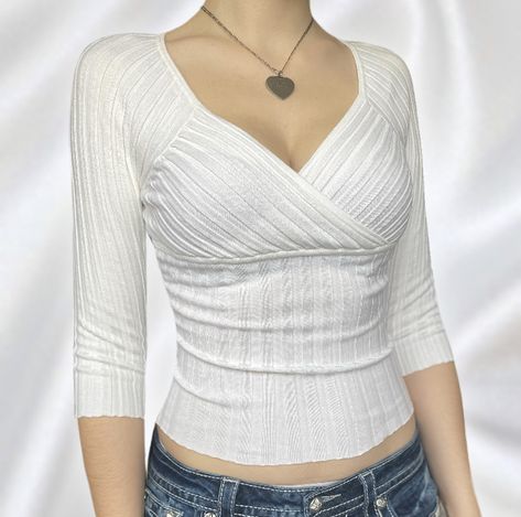 Y2K 2000s Dainty White Balletcore Angelcore Coquette Cottagecore Fairycore Half Sleeve Top #y2k #y2kfashion #2000s #2000sfashion #depop #ballerina #balletcore fall2023fashiontrends #falloutfits #fallaesthetic Y2k White Top Outfit, White Top Y2k, 2000s Fashion Tops, Dainty Clothes, 2000 Tops, Dainty Tops, Coquette Long Sleeve, White Coquette, 2000s Tops