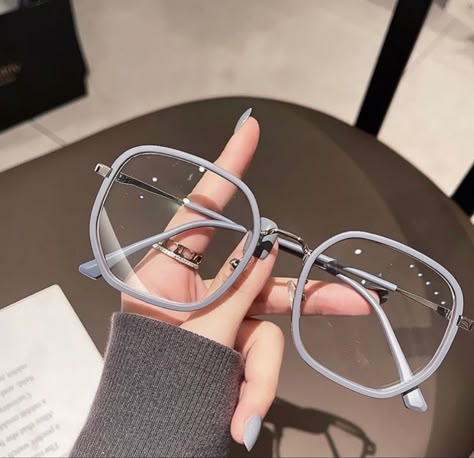 Specs Frames Women, Clear Glasses Frames Women, Glasses Women Fashion Eyeglasses, Pretty Sunglasses, Cute Glasses Frames, Glasses Frames Trendy, Classy Glasses, Specs Frame, Fancy Glasses