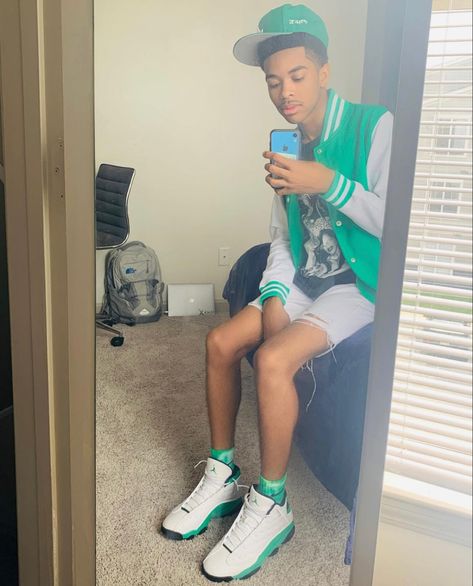 @cadengibs0n on instagram 🔥 #blackboy #outfitinspo #fye #jordan13 #boohooman #fyeasf #instagram #green #white #fittedhat #blackboyoutfit Jordan Retro 13 Outfit, Jordan 13 Outfit Men, Jordan 13 Outfits, Jordan 13 Outfit, Black Boy Outfits, Outfits Jordans, Fye Outfits, Retro 13, Fye Fits