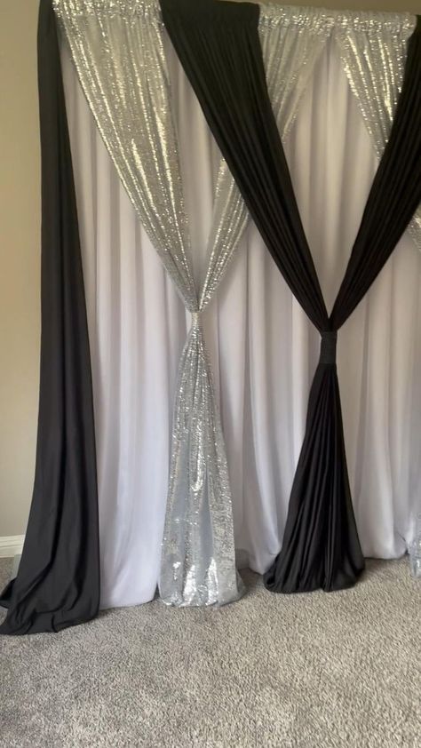 Black And Silver Backdrop, Curtain Backdrop Wedding, Black And White Party Decorations, Silver Backdrop, Prom Backdrops, Masquerade Party Decorations, Masquerade Prom, Masquerade Ball Party, Black White Parties