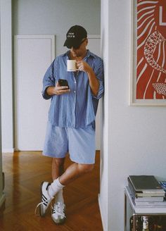 Mens Fashion Inspiration Casual, Men's 90s Fashion, Mens Ss24 Trends, 90s Summer Fashion Men, Linen Summer Outfit Men, Mens Spring Fashion 2024, Men Street Style 2024, Spring Outfits 2024 Men, Dad Core Fashion