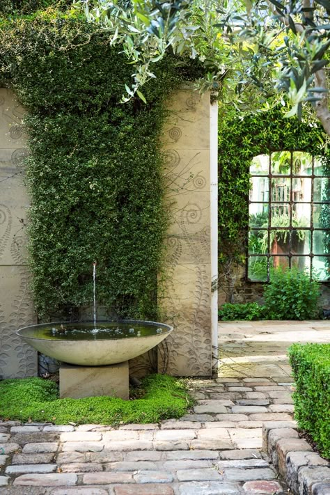 Italian Garden Design, Outdoor Wall Fountains, Neisha Crosland, Front Courtyard, Rustic Italian, London Garden, Italian Garden, Garden Architecture, Water Features In The Garden