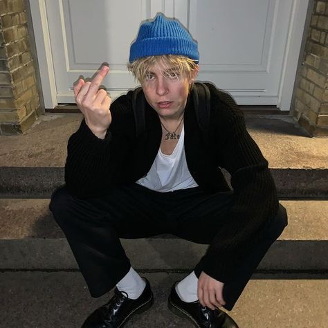 AJ (@usaq22) • Instagram photos and videos Skater Boy With Beanie, Skater Boys Beanie, Skater Guy Outfits, White Skater Boys, Blue Beanie Outfit, Guy Outfits Aesthetic, Skater Guy, 90s Outfit Men, Skater Fits