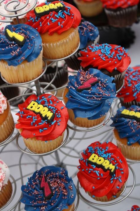 Superman Party Ideas, Birthday Cake Boys, Superheroes Birthday Party, Birthday Party Cupcakes, Spiderman Cupcakes, Superhero Cupcakes, Marvel Birthday Party, Superhero Baby Shower, Superman Birthday