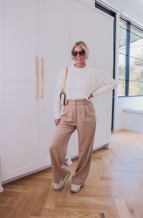 Master the Art of Styling Pleated Pants: 6 Chic Pleated Pant OutfitsHow To Wear Pleated Pants Pleated Trousers Outfit, Pleated Pants Outfit, Khaki Pants Outfit, Fall Fashion Staples, Busbee Style, Pant Outfits, Work Dress Code, Fashion Staples, Pleated Pant