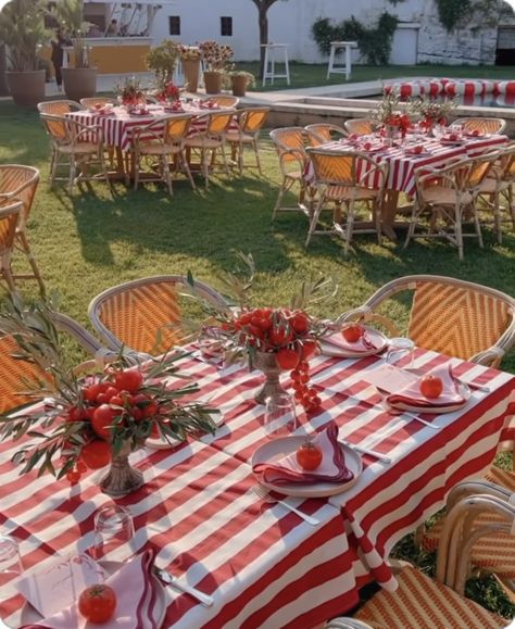 Tomato Wedding Decor, Tomato Dinner Party, Tomato Tablescape, Tomato Wedding, Tomato Aesthetic, Tomato Party, Tomato Girl Aesthetic, Tomato Festival, Tomato Girl Summer