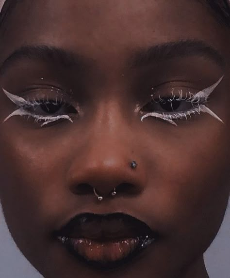 White Eyeliner Makeup Looks Black Women, Fairy Makeup Black Women, White Makeup Looks Black Women, White Makeup Aesthetic, White Liner Makeup Looks, Fairy Makeup Aesthetic, White Makeup Looks, Fairy Inspired Makeup, Black Fairy Aesthetic