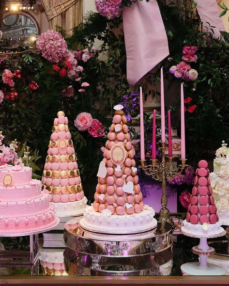 Sofia Crokos Events on Instagram: “& she said let them eat cake 🍰 Marie Antoinette would approve! These magnificent artists really created masterpieces for Becks big day🙏🏽…” Marie Antoinette Party Theme Birthday, Marie Antoinette Party Decorations, Let Them Eat Cake Party, Marie Antoinette Party Theme, Laduree Party, Cake Marie Antoinette, Macaroon Tower, Marie Antoinette Party, Christmas Tea Party