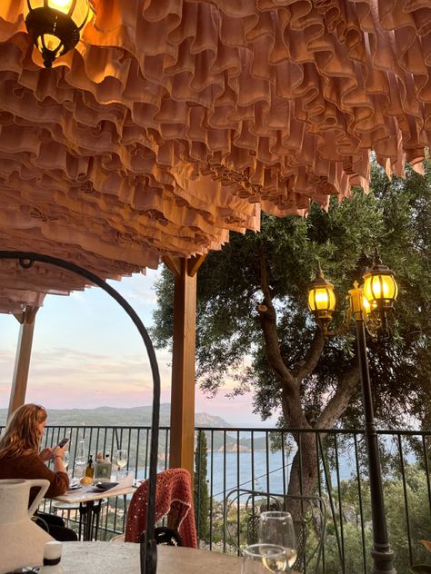 #greece #corfu #instagram #aesthetic #restaurant #evening #sunset #summer Corfu Restaurants, Rooftop Dinner, Dinner With A View, Greece Corfu, Aesthetic Restaurant, Evening Sunset, Sunset Summer, Corfu, Instagram Aesthetic