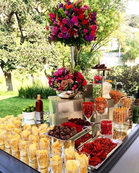 Mexican Wedding Bar Ideas, Dessert Bar For Party, Snack Tables Ideas Party, Maruchan Bar Quince, Mexican Party Dessert Table, Mexican Snacks Table Party Ideas, Mexican Snack Bar, Snack Table Ideas Party, Wedding Snack Bar Ideas