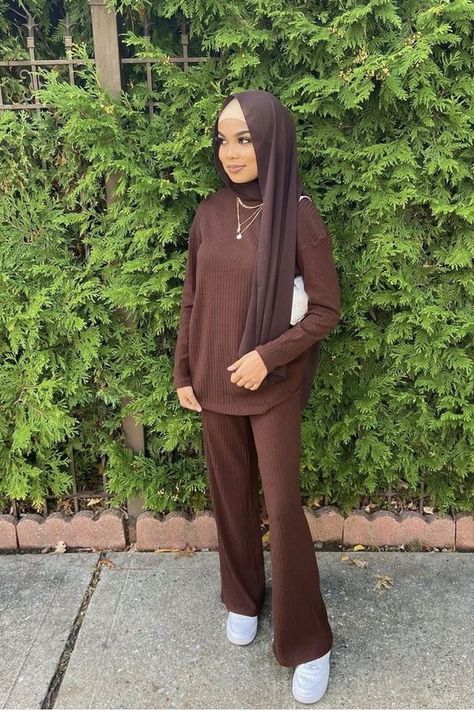 Hijabi Gowns, Modest Summer Outfits, Hijabi Style, Hijabi Outfits, Casual Sets, Modest Dresses, Modest Outfits, Matching Sets, Latest Trends