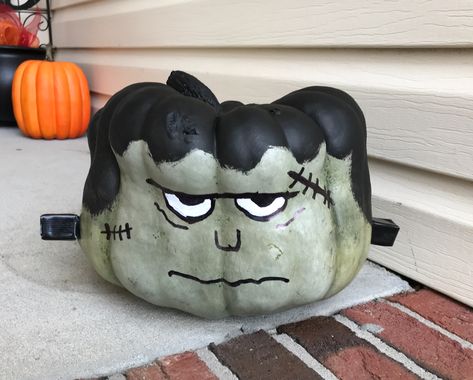 Green Pumpkins Painting Ideas, Green Pumpkin Ideas, Green Pumpkin Decorating Ideas, Boy Pumpkin Painting Ideas, Green Pumpkin Painting, Frankinstine Pumpkin Painting Ideas, Green Pumpkin Carving Ideas, Green Painted Pumpkins, Cute Frankenstein Pumpkin Painting