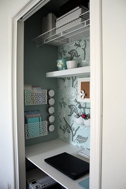 Office Closet idea. Office Closet Ideas, Closet Desk, Home Office Closet, Closet Office, Office Nook, Small Closet, Office Crafts, Tiny Bedroom, Craft Room Office