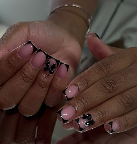 Nail Designs For Hoco, Short Rockstar Nails, Grey And Black Nails Designs, Nail Ideas Short Black, Short Pink And Black Nails, Black Short Nail Designs, Short Black Square Nails, Black Simple Nails, Black Nails Ideas Short